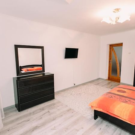 Apartments In Uzhgorod 部屋 写真