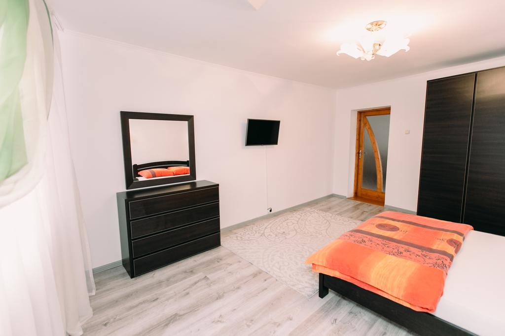 Apartments In Uzhgorod 部屋 写真